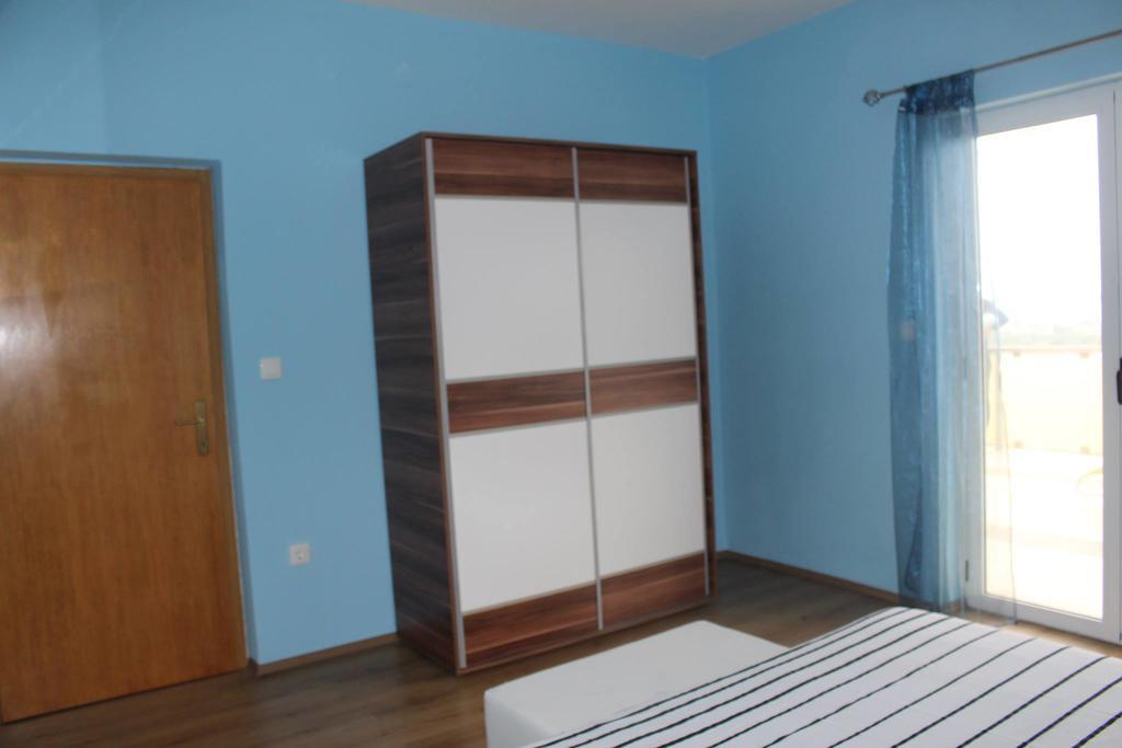 Apartment And Pool Nika Bibinje Bagian luar foto
